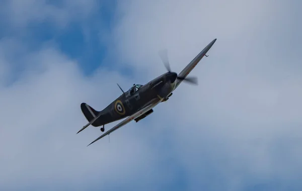 Знімок Бойового Літака Літає Блакитному Небі — стокове фото