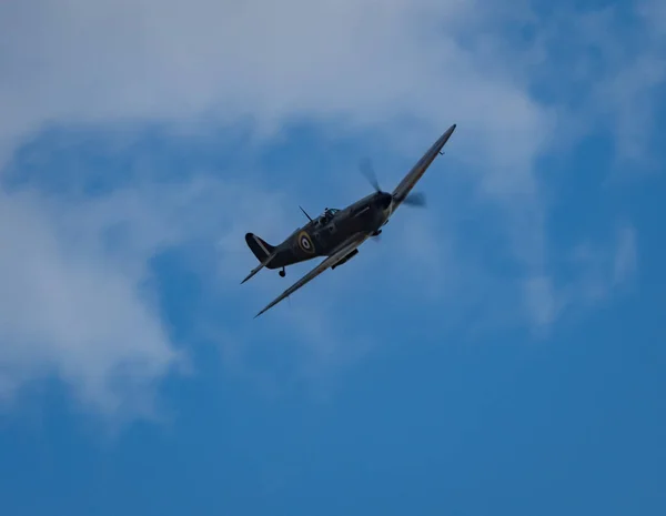 Close Shot Battle Airplane Flying Blue Sky — Stock Photo, Image