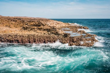 Arka plan için güzel deniz kıyısı manzarası.