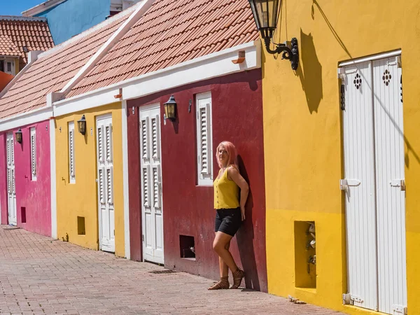 Beautiful Girl Red Dress Backpack Background Old Town — Foto Stock