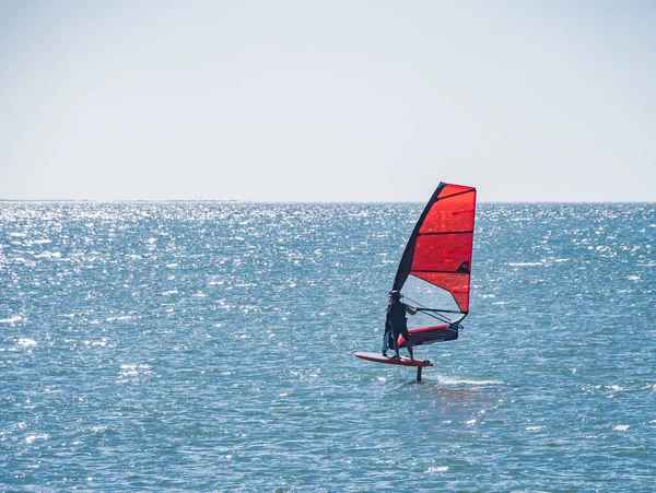 Scenic Shot Sportsman Windsurfing Sunny Day — Foto Stock