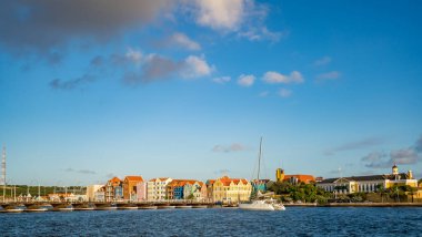 Noel Işıkları Karayip adası Curacao 'yu geziyor.