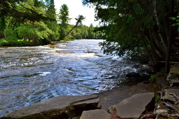 Large Outcropping Rock Ledge Leads You Lower Falls Park Tahquamenon — Stock Photo, Image