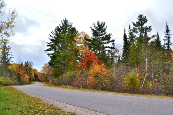 Eine Straße Die Man Von Einem Herbsturlaub Michigan Mit Nach — Stockfoto