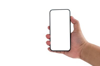 El ele tutuşan modern siyah akıllı telefon beyaz arka planda izole edildi.