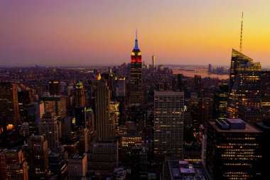 New York şehrinin ufuk çizgisi manzarası. Manhattan, New York, ABD.