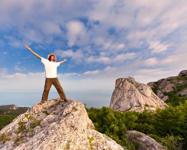 bir kayanın üstündeki fiyatı