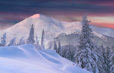 dağlarda kış günbatımı