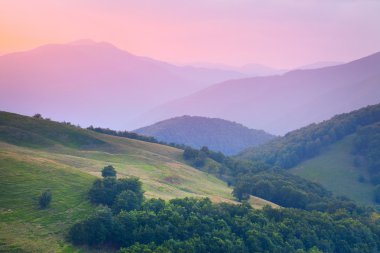 gün batımında dağlarda yaz