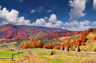 sonbahar dağ köyü