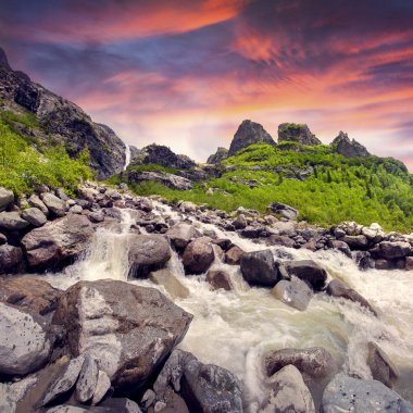 başlangıç nehirden dır Buzulu