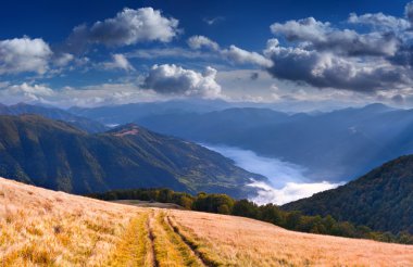 Karpat Dağları 'nda sonbahar manzarası