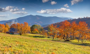 sonbahar manzara dağ köyü.