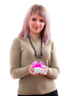 kız hediye kutusu elinizde tutun