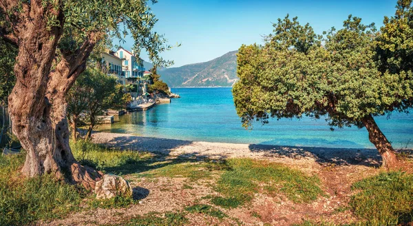 Zonnig Uitzicht Zavalata Beach Fiskardo Stad Aantrekkelijke Ochtend Zeegezicht Van — Stockfoto