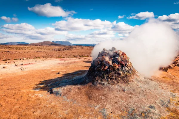 Stomen Fumarole Geothermische Vallei Hverarond Reykjahlid Dorp Locatie Kleurrijke Zomer — Stockfoto