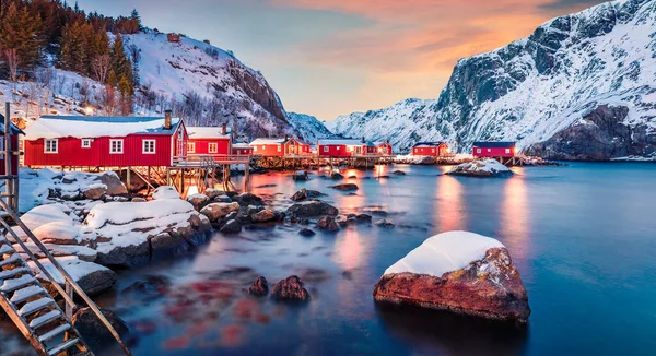 노르웨이 노르웨이 피오르 마을의 환상적 로포텐 도에는 있습니다 노르웨이 아름다운 — 스톡 사진