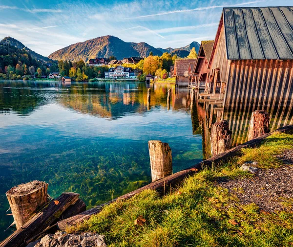 Perfektní Slunečný Den Grundlsee Lake Klidný Podzimní Pohled Východní Alpy — Stock fotografie