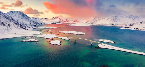 Panorámás Reggeli Kilátás Fredvang Híd Repülő Drónjáról Színes Napfelkelte Lofoten — Stock Fotó