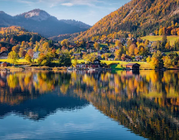 Vista Surpreendente Manhã Lago Altausseer Alpes Austríacos Cena Outono Atraente — Fotografia de Stock