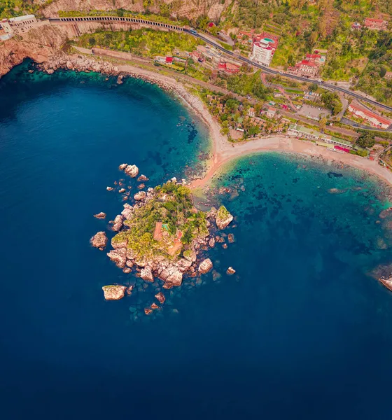 Vista Dal Drone Volante Bella Island Colorato Paesaggio Marino Primaverile — Foto Stock