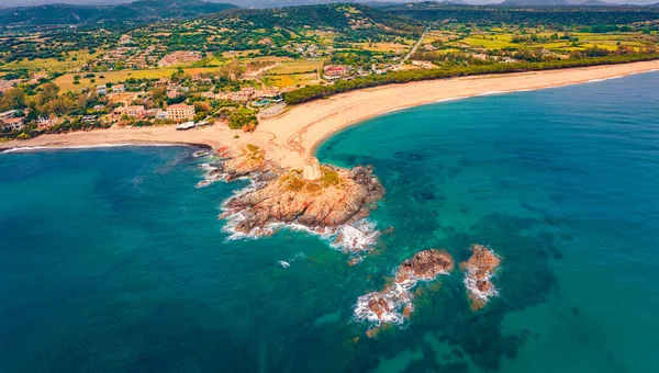 Kilátás Torre Bari Torony Repülő Drónjáról Hihetetlen Reggeli Jelenet Szardínia Jogdíjmentes Stock Fotók