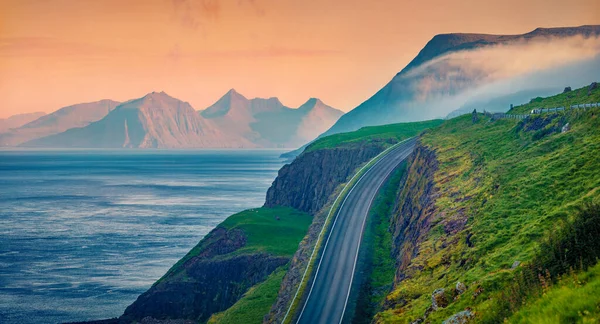 Nádherný Letní Výhled Ostrov Streymoy Colorul Východ Slunce Okraji Vesnice — Stock fotografie