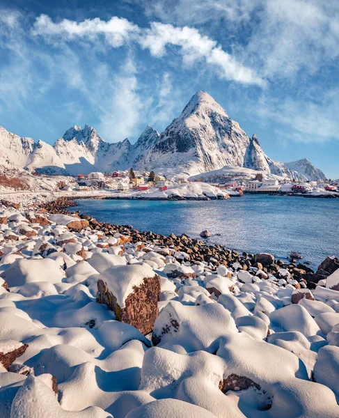 Vacker Vinternatur Solig Vinter Utsikt Över Den Sydligaste Lofoten Öar — Stockfoto