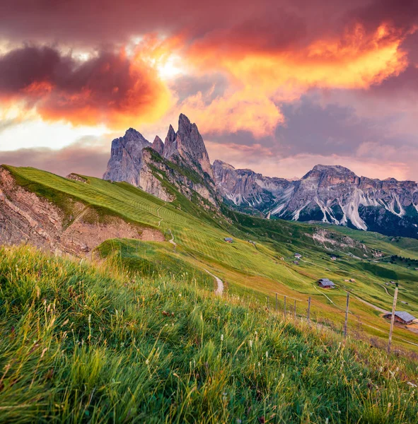 富尼斯谷壮观的落日 富尔切塔山顶的壮丽夏景 意大利南蒂罗尔博尔扎诺省多洛米提阿尔卑斯省普埃兹奥德尔国家公园迷人的夜景 — 图库照片
