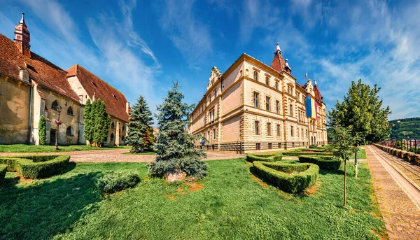 Beautiful Morning Cityscape Sighisoara Sighisoara City Hall Evangelical Church Bright — Stock Photo, Image