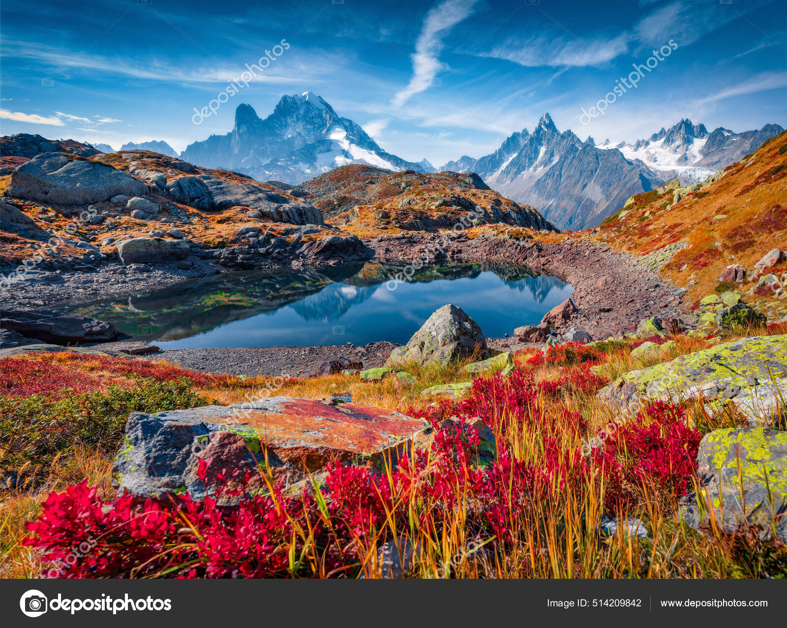 Beautiful Autumn Scenery Unbelievable Autumn View Cheserys Lake Lac  Cheserys — Stock Photo © AndrewMayovskyy #514209842, image size:1600x1276