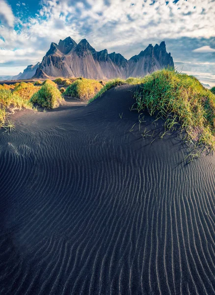 Spektakuläre Sommer Ansicht Von Stokksnes Kap Mit Vestrahorn Batman Mountain — Stockfoto