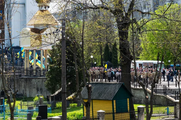 Rivne Ucrania Mayo 2022 Funeral Del Soldado Ucraniano Fallecido Cerca — Foto de Stock