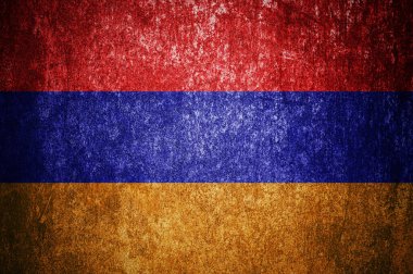 Grunge Ermenistan bayrağına yakın çekim. Metal yüzeyde kirli Ermeni bayrağı.