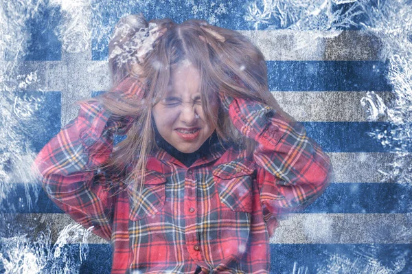 Tiener Meisje Bevroren Achtergrond Met Vlag Van Griekenland Het Begrip — Stockfoto