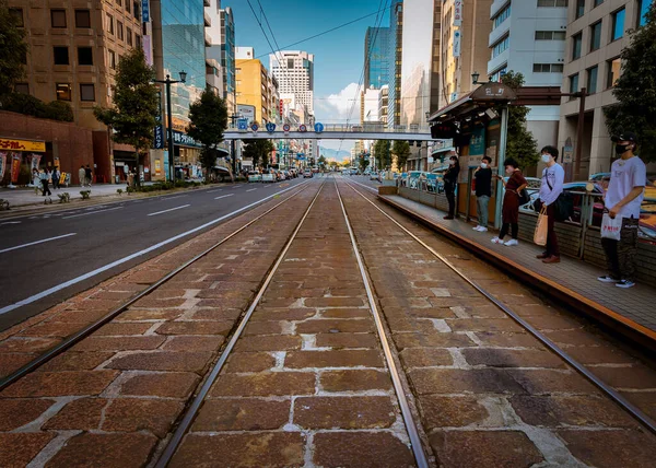 日本广岛县广岛 2021年10月9日 位于市中心的旧卵石电车轨道上的景观 — 图库照片