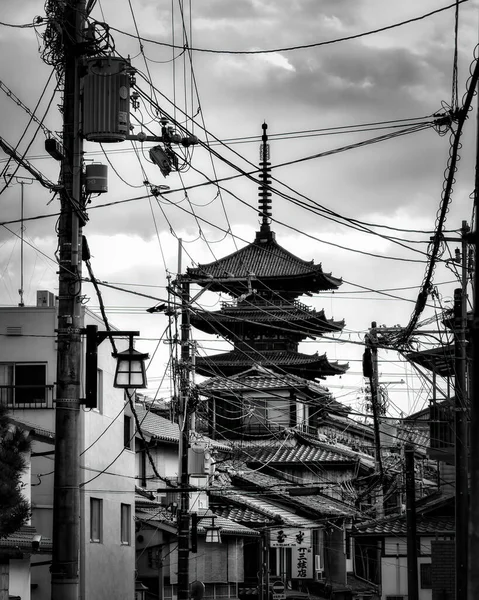 Yasaka Παγόδα Πύργος Yasaka Όπως Φαίνεται Από Τις Γραμμές Ρεύματος — Φωτογραφία Αρχείου