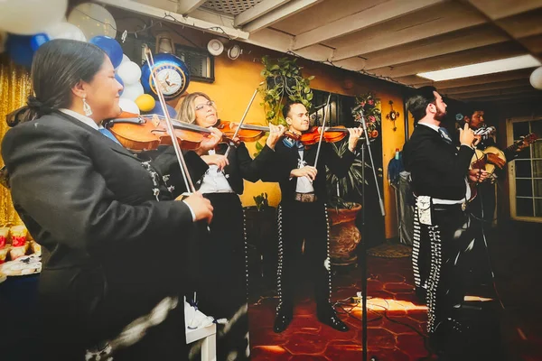 Mariachi Band Performs Patio Navy Retirement Party San Diego California — Foto de Stock