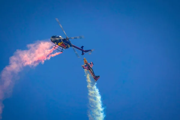 Воздушные Силы Red Bull Дымом Борту Выступят Авиашоу Miramar 2022 — стоковое фото