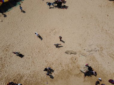 Baron Kukup Sepanjang Plajı 'nın panoramik güzelliği Gunung Kidul Regency, Yogyakarta Özel Bölgesi