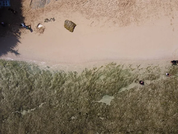 Baron Kukup Sepanjang Plajı 'nın panoramik güzelliği Gunung Kidul Regency, Yogyakarta Özel Bölgesi