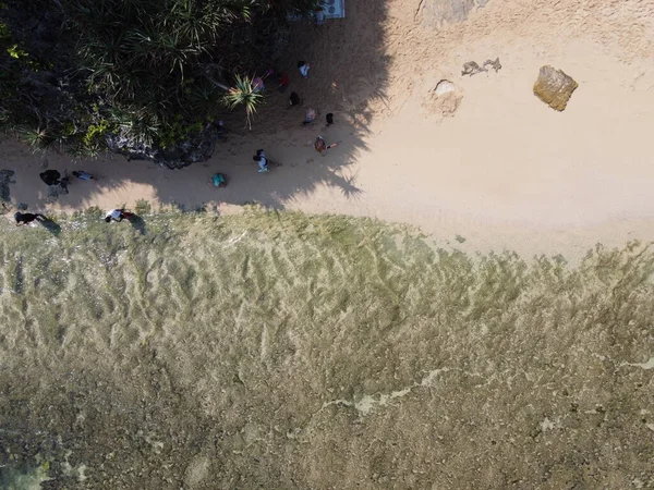 Baron Kukup Sepanjang Plajı 'nın panoramik güzelliği Gunung Kidul Regency, Yogyakarta Özel Bölgesi