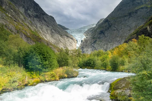 Briksdalsbreen Ledovec Briksdal Jeden Nejpřístupnějších Nejznámějších Ramen Ledovce Jostedalsbreen Stryn — Stock fotografie