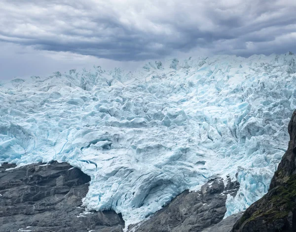 Briksdalsbreen Ledovec Briksdal Jeden Nejpřístupnějších Nejznámějších Ramen Ledovce Jostedalsbreen Stryn — Stock fotografie