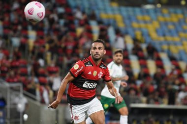Rio de Janeiro, Brezilya, 17 Ekim 2021 Flamengo takımından Thiago Maia Maracan Stadyumu 'nda oynanan Brezilya Şampiyonası maçında Cuiab' a karşı oynamıştır..