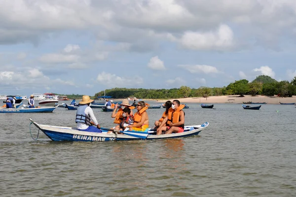 Alter Cho Brasil Novembro 2021 Canoas Cruzando Turistas Para Ilha — Fotografia de Stock