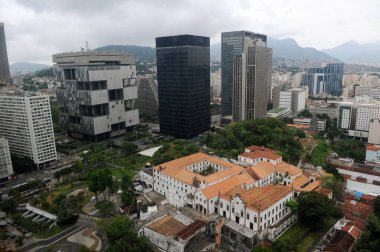 Rio de Janeiro, 28 Aralık 2017. Brezilya 'nın Rio de Janeiro şehrinin merkezinde yer alan Petrobras, BNDES ve Katedral binalarının mimari karşıtlıkları