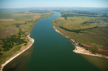 Rio Grande do Sul, Brezilya, 17 Ağustos 2005. Rio Grande do Sul 'daki Pelotas Limanı' nın navigasyon kanalı girişinin görüntüsü..