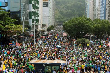 Rio de Janeiro, July 28, 2013.Catholic faithful flock to the streets of Copacabana, during World Youth Day in Rio de Janeiro, Brazil