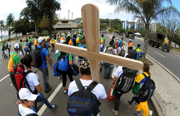 Rio Janeiro Července 2013 Katolický Věřící Vydávají Pouť Ulicemi Rio — Stock fotografie